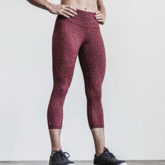 Nobull Burgundy Cheetah Print Cropped High Rise Workout Gym Lifting Leggings - Picture 1 of 9